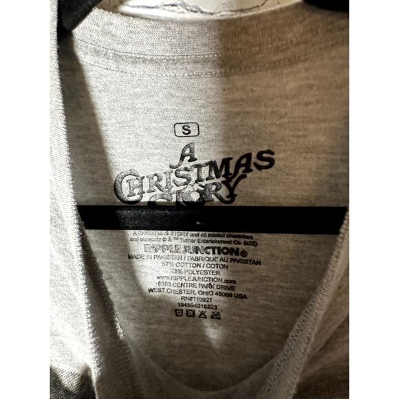 A CHRISTMAS STORY THEMED UNISEX SHORT SLEEVE T-SHIRT (S) EUC GENTLY WORN - Picture 2 of 4